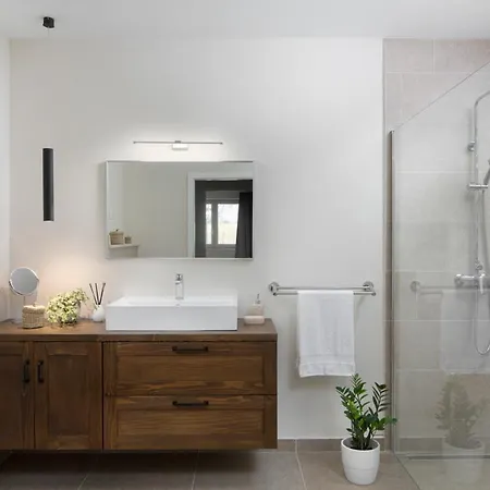 Labin Sleeps 6 With Pool Air Con And Wifi 别墅